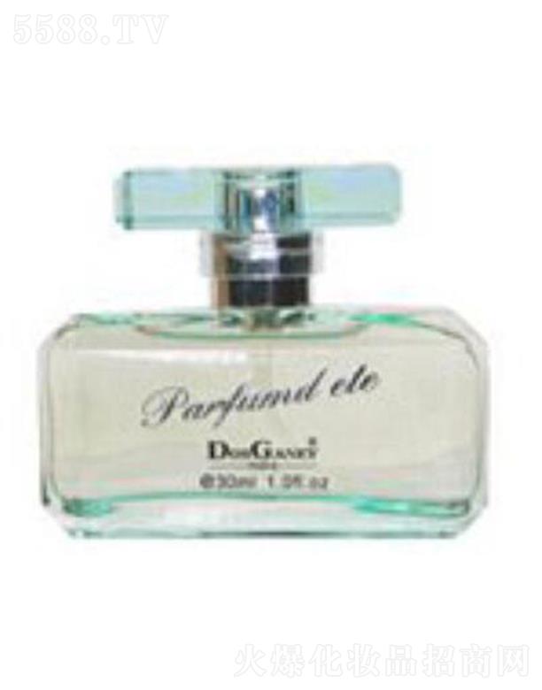 �Ռ��мΌ����û������޹�˾����˹���᳿��֮¶��ˮ