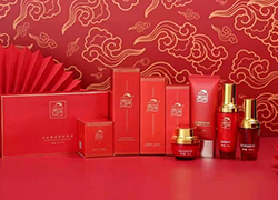 瑞蛇迎春，福滿人間，西采清顏愿你萬(wàn)事如意春意盎然！