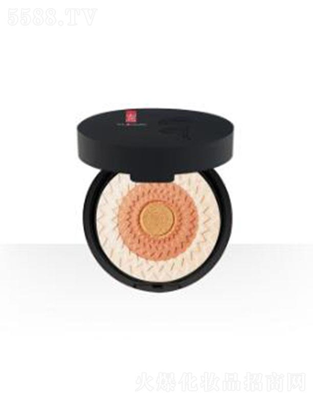 �����`֥���C(j��)�Ú�ɫ���t������ �Ƀ�(n��i)��(r��n)�B(y��ng)�Ú�ɫ