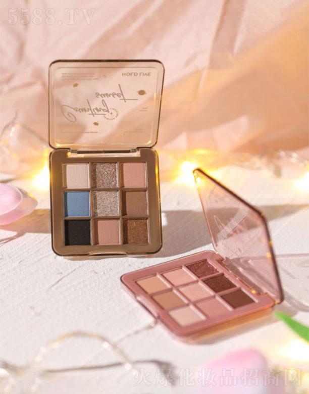 �K���K�����Q(m��o)   HOLD-LIVE�FȾ��ĺ��ɫ��Ӱ�P(p��n)   �{(l��n)ɫ��Ѭ