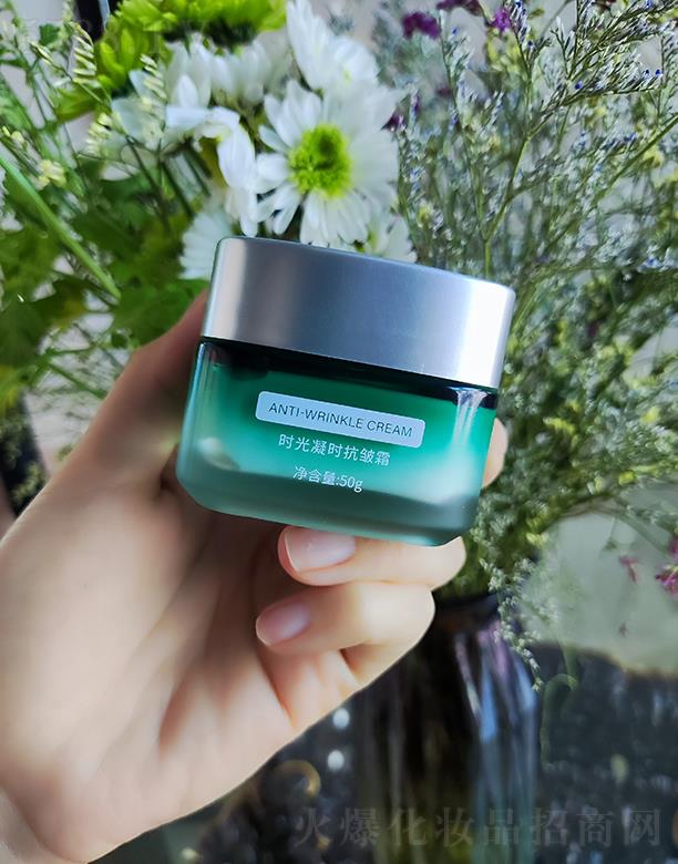 �r�����r����˪