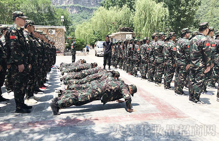 堅(jiān)持才能勝利 堅(jiān)持才能勝利