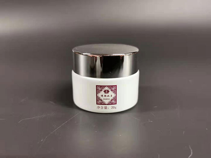 繡顏如玉潤(rùn)顏晚霜 繡顏如玉潤(rùn)顏晚霜