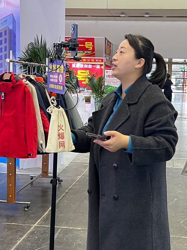 �¾��𱬾W(w��ng)����18����