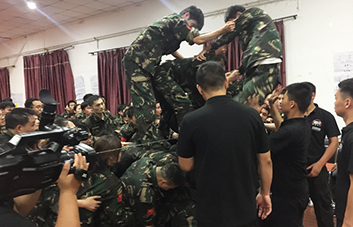 ����������ۣ��҂�ҲҪ�Գֵ�����