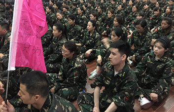 ��(j��ng)��(zh��ng)�o(w��)̎��������(j��ng)��(zh��ng)���������ң�׌�����ϵĲ��߄�(d��ng)����