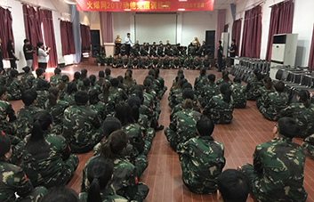 �����ӡ�����(zh��n)�������(du��)�飬�I(l��ng)��(d��o)������չʾ��