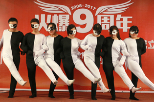 �{(di��o)ζƷ���ڰ��䡷��(chu��ng)���赸����һ�ӵ�ҕ�X�_����